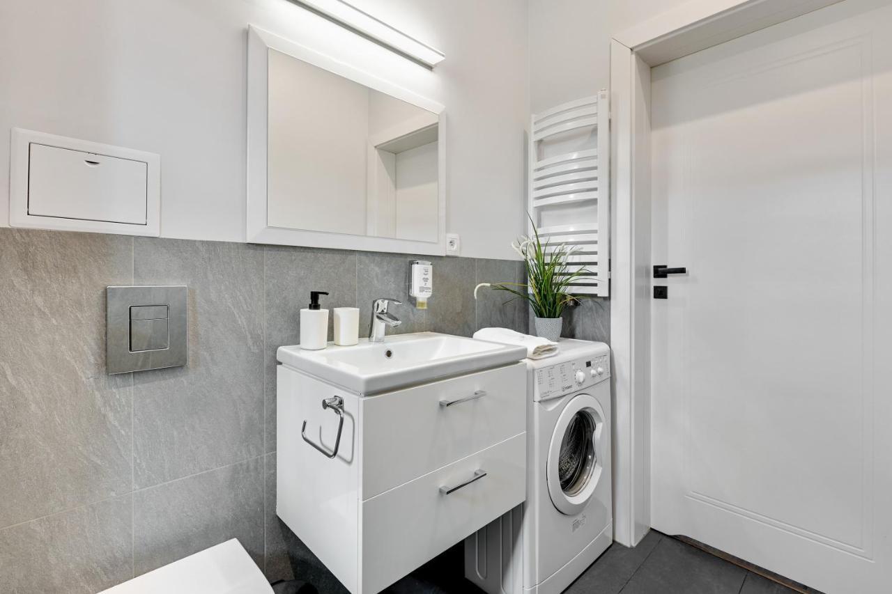 Lion Apartments - Ibiza Sopot Bagian luar foto